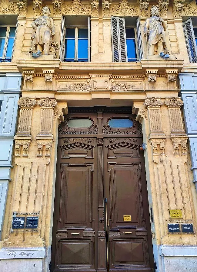 Appartemment Rue De La Republique, Joli Et Moderne Au Coeur Du Centre Marseille 0*,